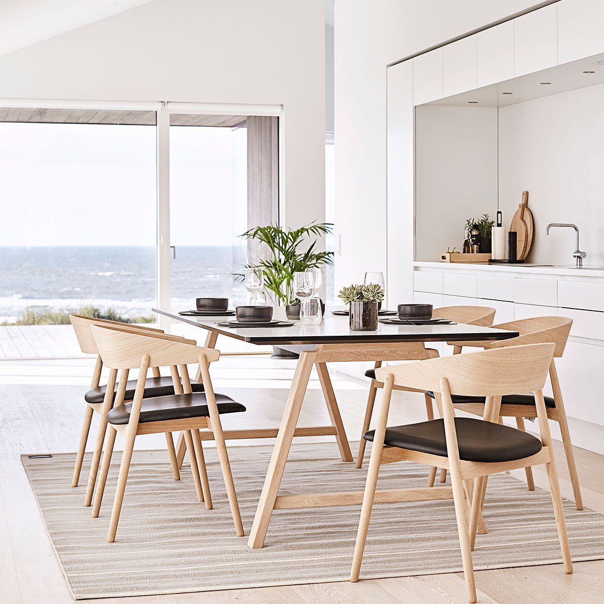 Andersen Furniture T1 Udtræksbord, Hvid Laminat, Sæbet Eg Understel, 160cm