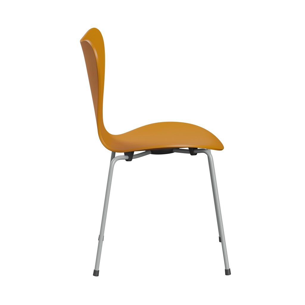 Fritz Hansen 3107 Skalstol, Nine Grey/Farvet Ask Burnt Yellow