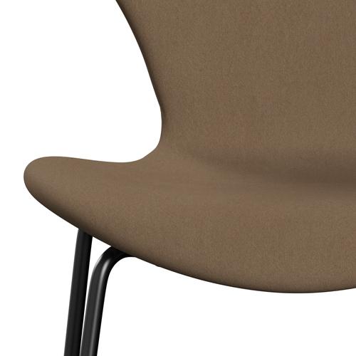 Fritz Hansen 3107 Stol Fuldpolstret, Sort/Comfort Beige/Brun