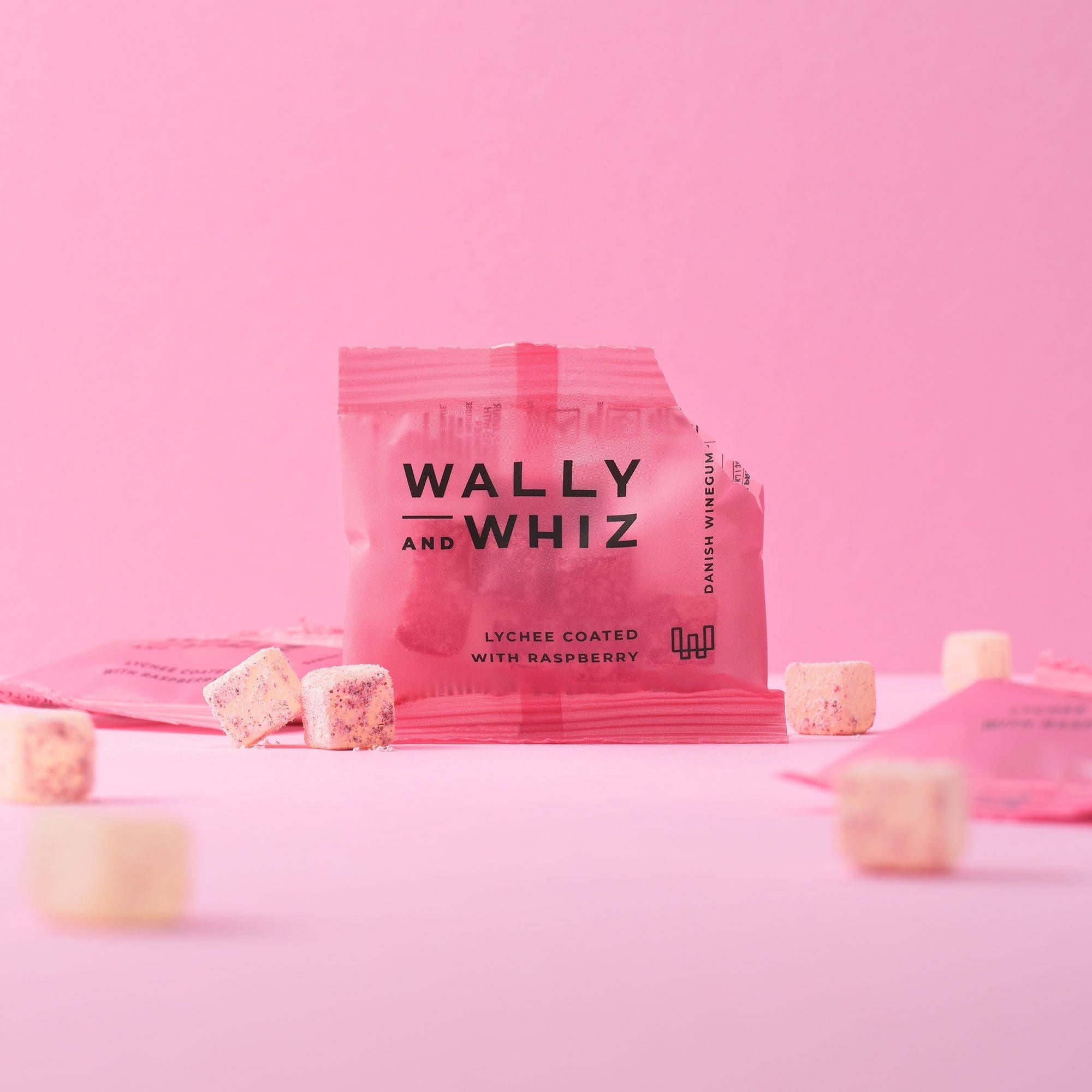 Wally and Whiz LOVE Vingummi Box med 200 Flowpacks, Litchi med Hindbær
